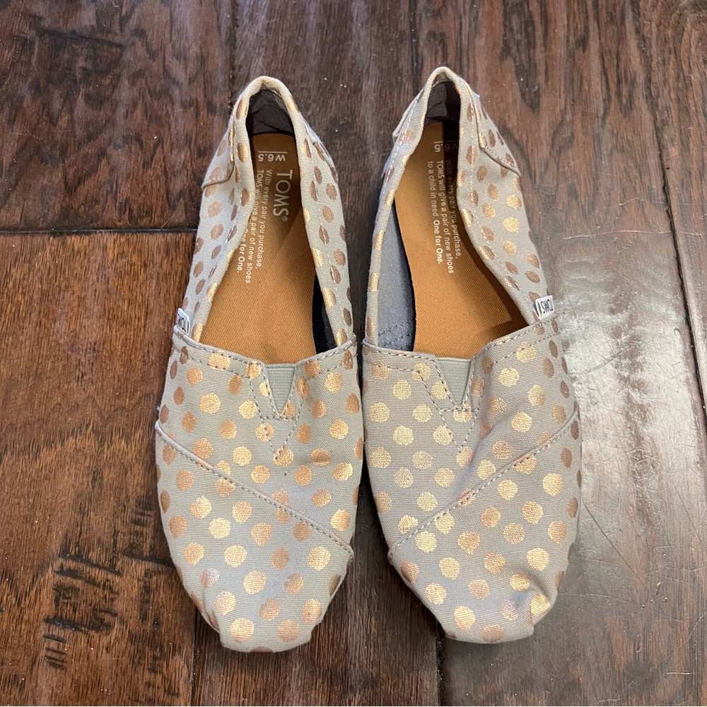 TOMS Women's Gold Polka Dot Shoes